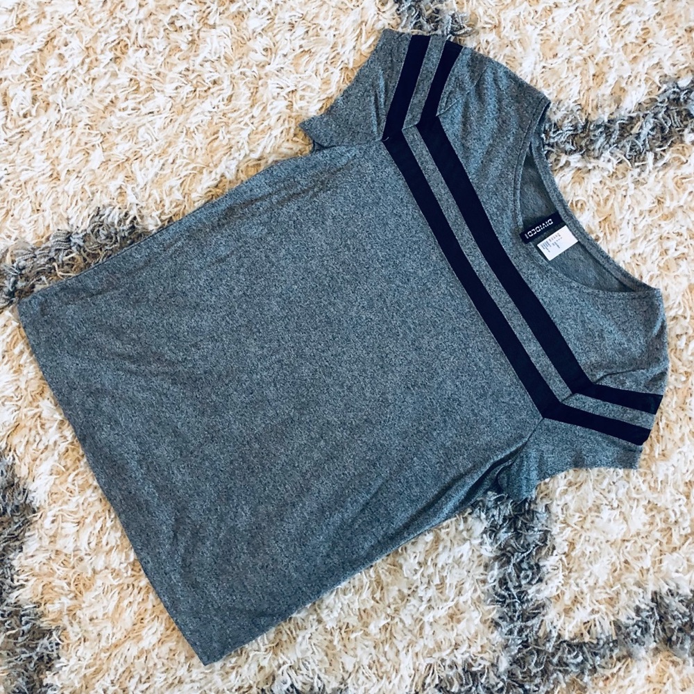H&M - Gray Top
